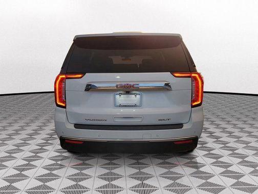 Summit White 2022 GMC Yukon SLT