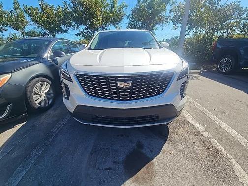 2023 Cadillac XT4 Premium Luxury