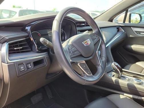 2023 Cadillac XT5 Luxury