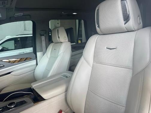 2023 Cadillac Escalade Premium Luxury Platinum