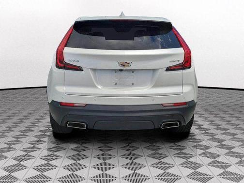 Crystal White Tricoat 2023 Cadillac XT4 Luxury