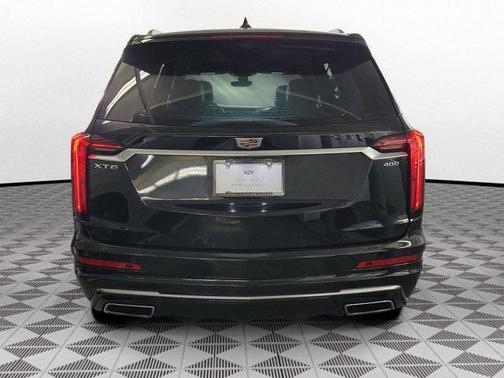 2022 Cadillac XT6 Premium Luxury FWD