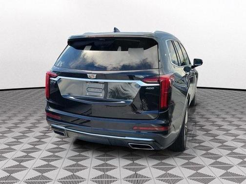 2022 Cadillac XT6 Premium Luxury FWD
