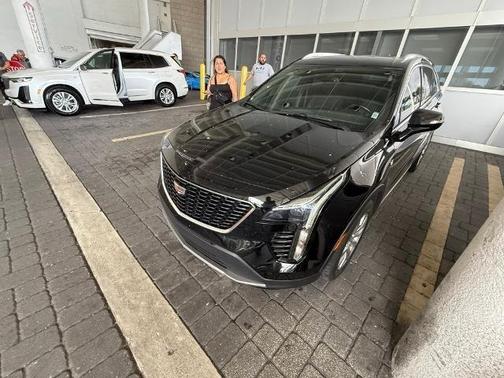2023 Cadillac XT4 Premium Luxury