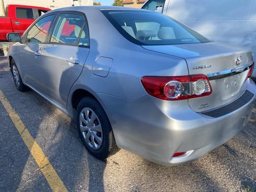 2011 Toyota Corolla LE