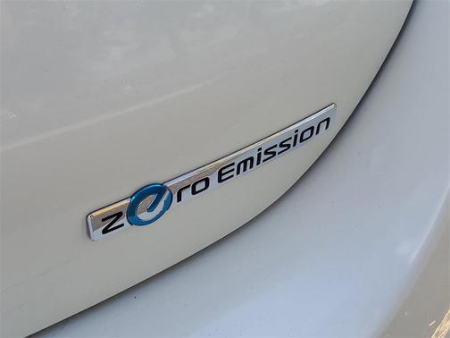 2011 Nissan Leaf SL