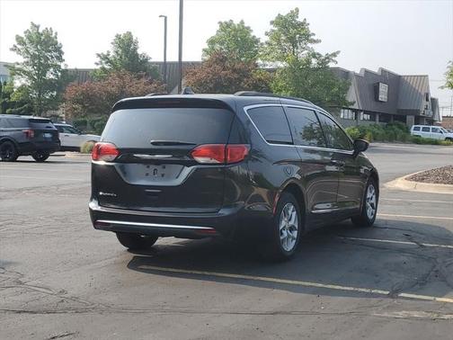 2018 Chrysler Pacifica Touring-L
