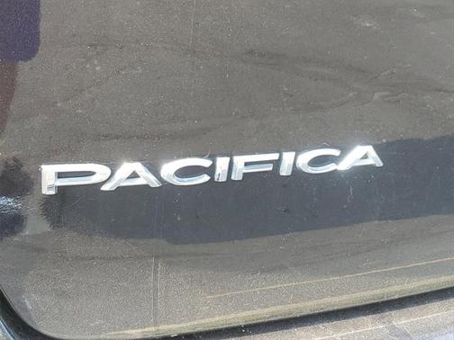 2018 Chrysler Pacifica Touring-L