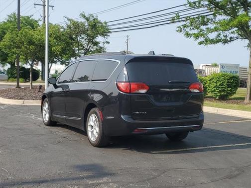 2018 Chrysler Pacifica Touring-L