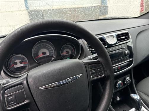 2012 Chrysler 200 LX