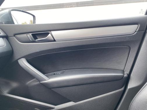 2013 Volkswagen Passat 2.5 SE