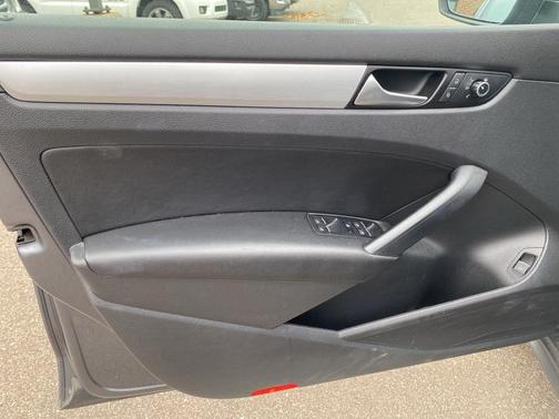 2013 Volkswagen Passat 2.5 SE