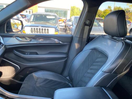 2022 Jeep Grand Cherokee L Altitude
