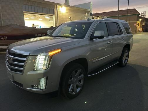 2017 Cadillac Escalade Luxury