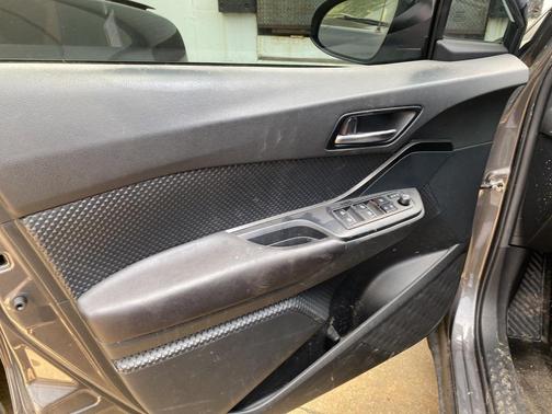 2018 Toyota C-HR XLE Premium