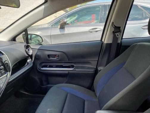 2018 Toyota Prius c Four