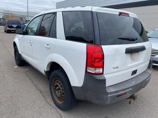 2005 Saturn Vue Base