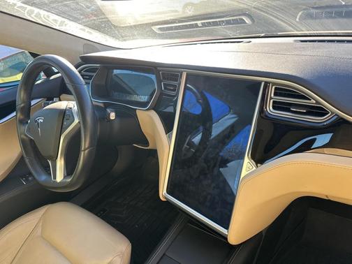 2015 Tesla Model S 