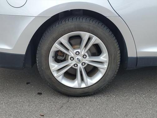2014 Ford Taurus SEL