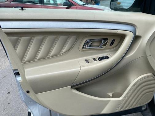 2014 Ford Taurus SEL