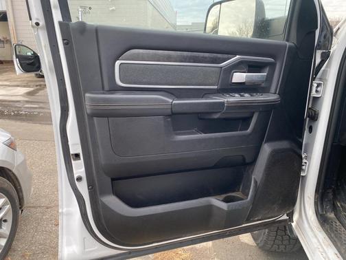 2021 RAM 2500 Big Horn Crew Cab 4x4 6'4' Box