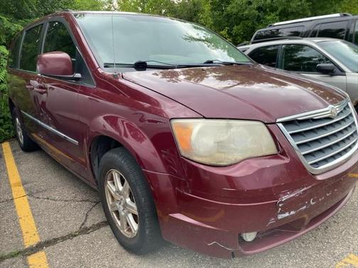 2009 Chrysler Town & Country Touring