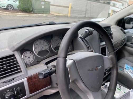 2009 Chrysler Town & Country Touring