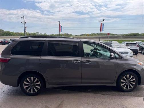 2020 Toyota Sienna Limited Premium