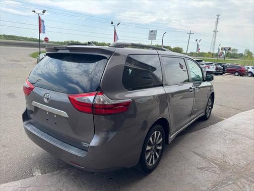 2020 Toyota Sienna Limited Premium