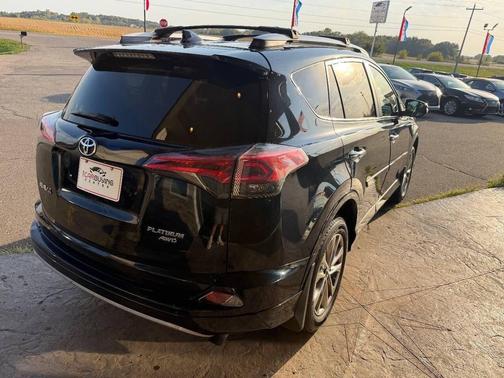 2017 Toyota RAV4 SE