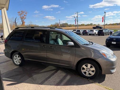 2004 Toyota Sienna XLE Limited