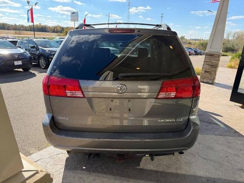 2004 Toyota Sienna XLE Limited