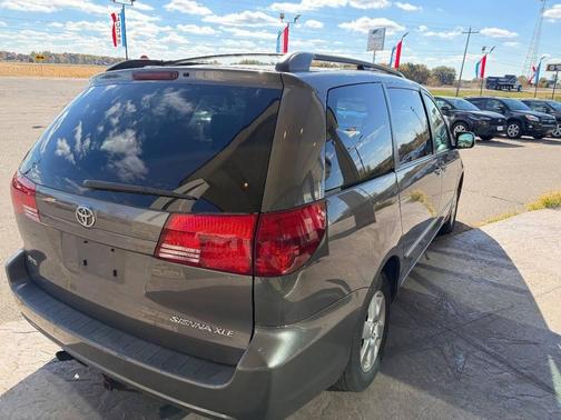 2004 Toyota Sienna XLE Limited