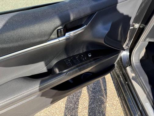 Midnight Black Metallic 2024 Toyota Camry Hybrid SE