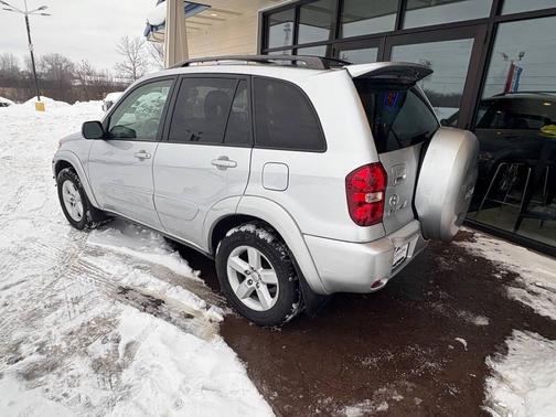 2004 Toyota RAV4 Base