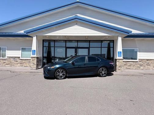 Galactic Aqua Mica 2019 Toyota Camry SE