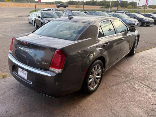 2015 Chrysler 300 Limited