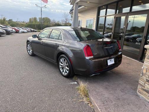 2015 Chrysler 300 Limited