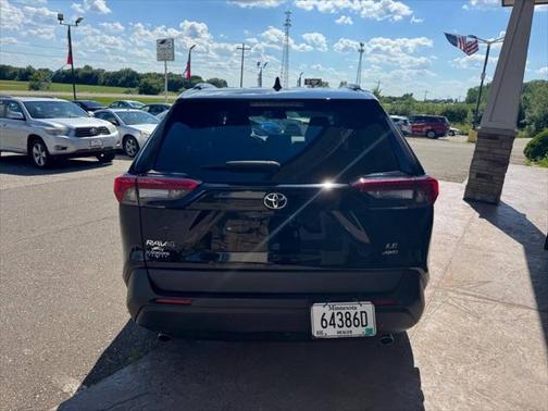 2020 Toyota RAV4 LE