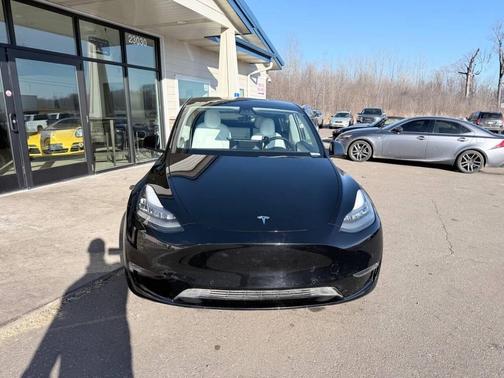 2021 Tesla Model Y Long Range Dual Motor All-Wheel Drive