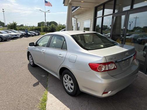 Classic Silver Metallic 2011 Toyota Corolla LE