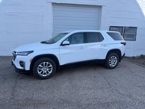 Summit White 2024 Chevrolet Traverse LS