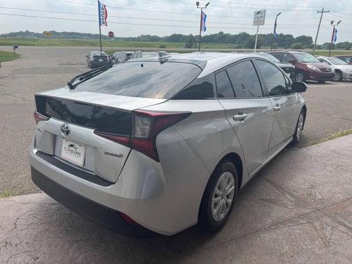2021 Toyota Prius LE