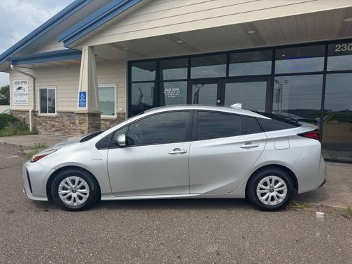 2021 Toyota Prius LE