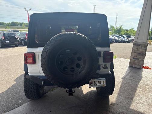 Bright White Clear Coat 2018 Jeep Wrangler Rubicon