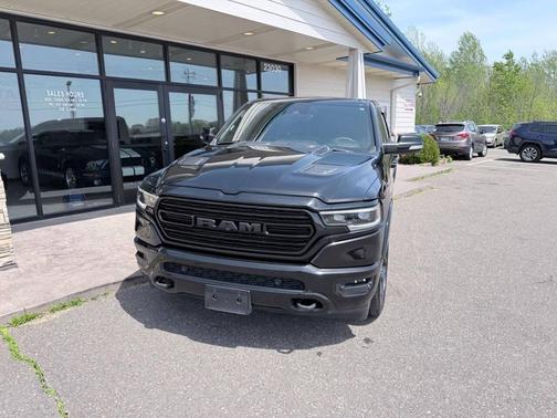 Diamond Black Crystal Pearlcoat 2020 RAM 1500 Limited