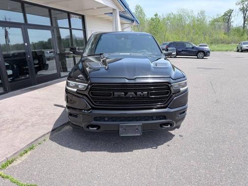Diamond Black Crystal Pearlcoat 2020 RAM 1500 Limited