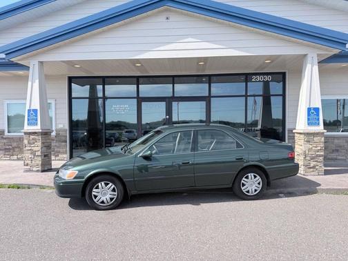 Woodland Pearl 2001 Toyota Camry LE V6