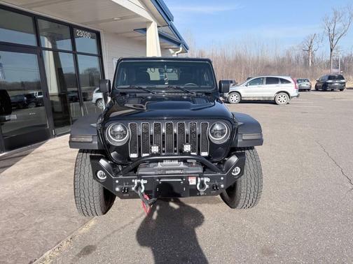 Black Clearcoat 2023 Jeep Wrangler Rubicon