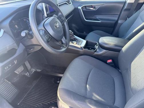 Ice Cap 2024 Toyota RAV4 Hybrid XLE
